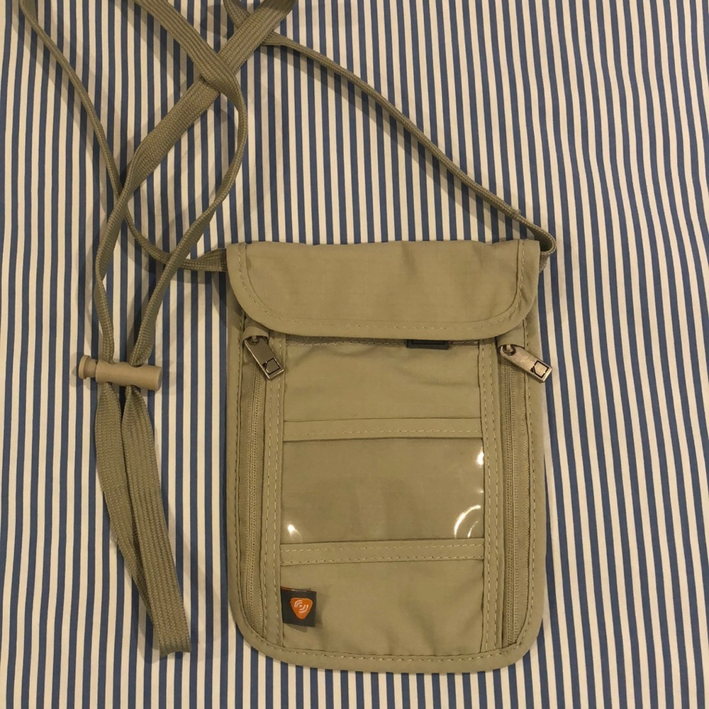 Lewis N. Clark travel pouch/ neck wallet